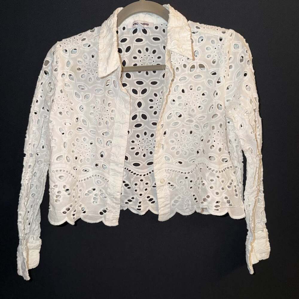 Vigoss Women's White Eyelet Embroidered Cropped Button-Down